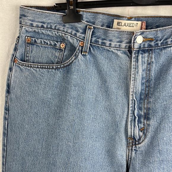Levi’s 42x30 550 - Picture 3 of 8